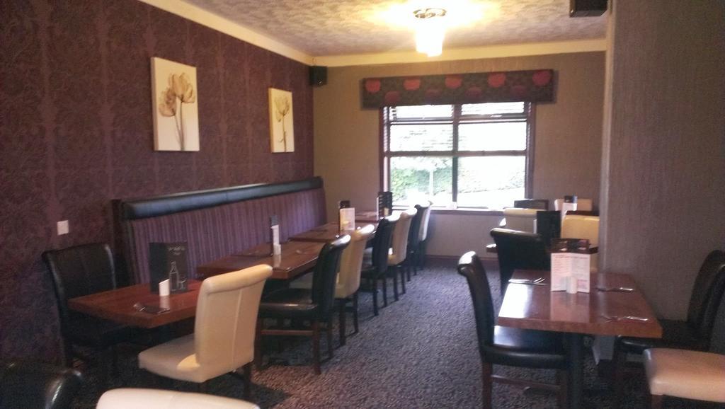The Thistle Inn Cumnock Exteriör bild